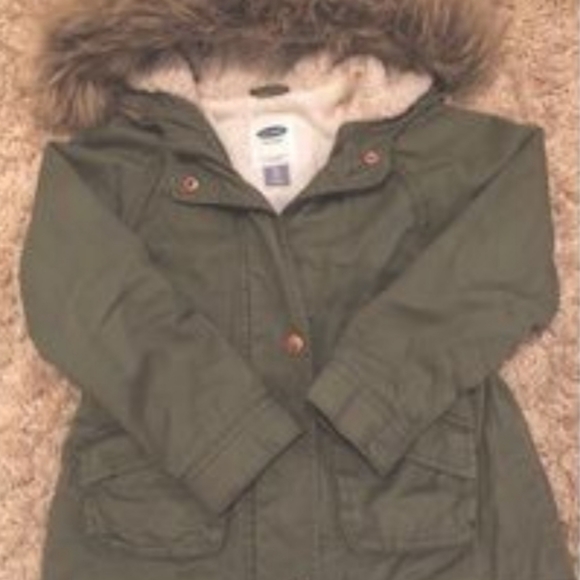 Stay Cozy! Forest PufferJacket with furry hood 🦁 - Picture 4 of 5